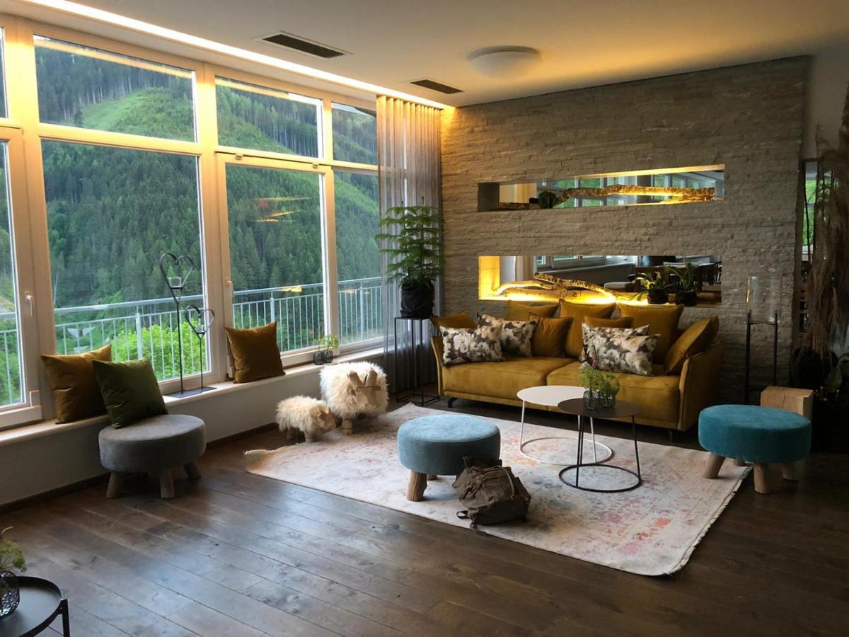 Der Sonnberg Alpinlodges - Apartments Mit Seeblick, Privater Sauna Und Self Check-In Zell am See Zewnętrze zdjęcie