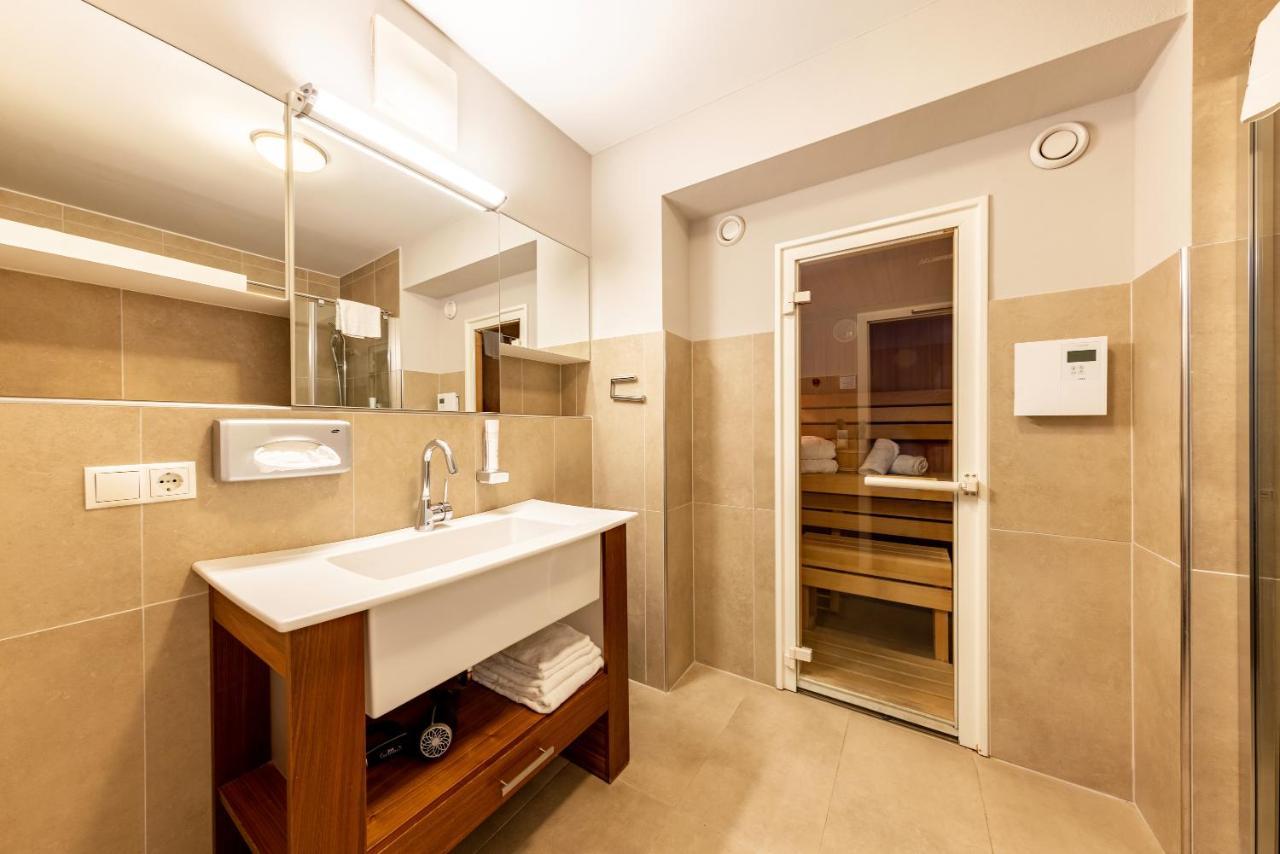 Der Sonnberg Alpinlodges - Apartments Mit Seeblick, Privater Sauna Und Self Check-In Zell am See Zewnętrze zdjęcie